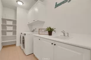 885 E Manresa Dr, Azusa, CA 91702 - Photo 43