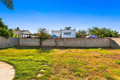 512 N Lazard Street, San Fernando, CA 91340 - Photo 49