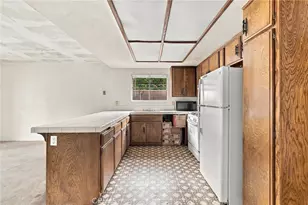 17710 Malaga Dr, Fontana, CA 92336 - Photo 9