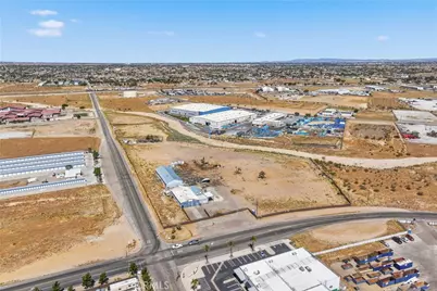 10592 E Avenue, Hesperia, CA 92345 - Photo 3