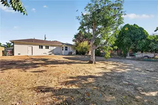 219 W Victoria, Rialto, CA 92376 - Photo 31