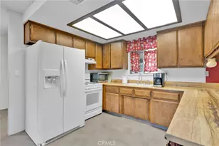 7929 Mono, Hesperia, CA 92345 - Photo 13