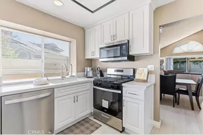 15085 Primrose Court, Fontana, CA 92336 - Photo 9
