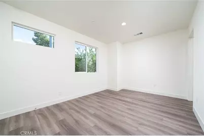 6829 N Haskell Avenue, Van Nuys, CA 91406 - Photo 27