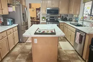 16960 Tusk Ct, Victorville, CA 92394 - Photo 5