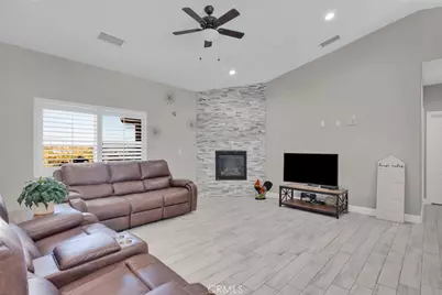 18237 Valencia Street, Hesperia, CA 92345 - Photo 7