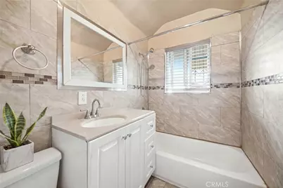 8205 Stanford Ave, Los Angeles, CA 90001 - Photo 19