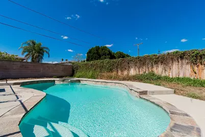 9826 Larch Avenue, Bloomington, CA 92316 - Photo 23
