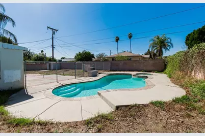 9826 Larch Avenue, Bloomington, CA 92316 - Photo 25