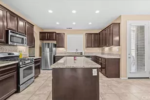 15876 Parkhouse, Fontana, CA 92336 - Photo 7