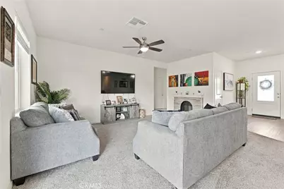 12197 Deborah, Victorville, CA 92392 - Photo 5