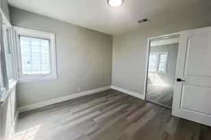 8718 Cimarron St, Los Angeles, CA 90047 - Photo 21