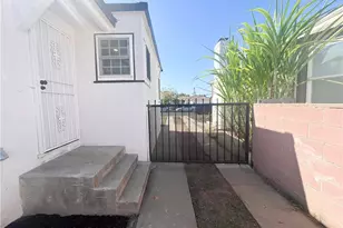 8718 Cimarron St, Los Angeles, CA 90047 - Photo 25