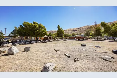 9160 Buena Vista Street, Apple Valley, CA 92308 - Photo 19