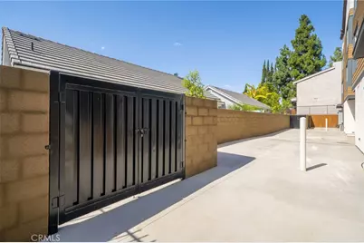 6837 N Haskell Avenue, Van Nuys, CA 91406 - Photo 37