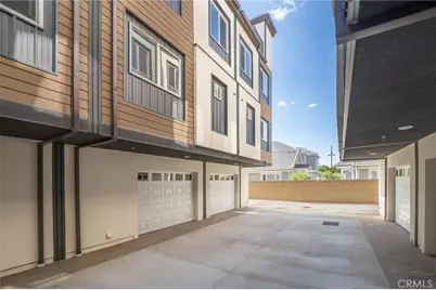 6837 N Haskell Avenue, Van Nuys, CA 91406 - Photo 33