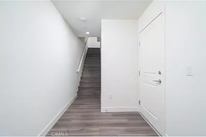 6837 N Haskell Avenue, Van Nuys, CA 91406 - Photo 7