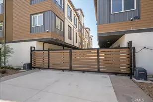6837 N Haskell Ave, Van Nuys, CA 91406 - Photo 3