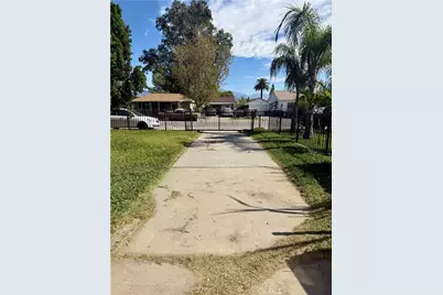 1060 Myrtle Drive, San Bernardino, CA 92410 - Photo 3