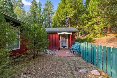 31136 Mountain Oak Drive, Running Springs, CA 92382 - Photo 9