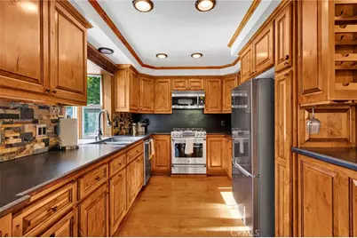 915 Trinity, Lake Arrowhead, CA 92352 - Photo 25