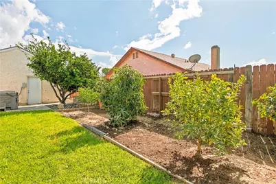 850 N Wisteria Avenue, Rialto, CA 92376 - Photo 23