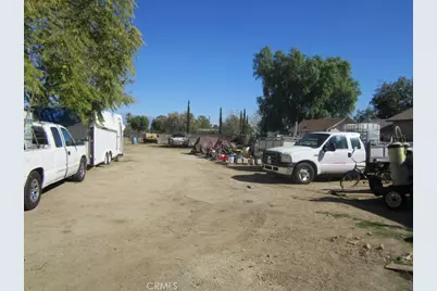 9755 Locust Avenue, Bloomington, CA 92316 - Photo 7