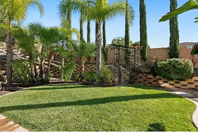 23990 Hollingsworth, Murrieta, CA 92562 - Photo 17