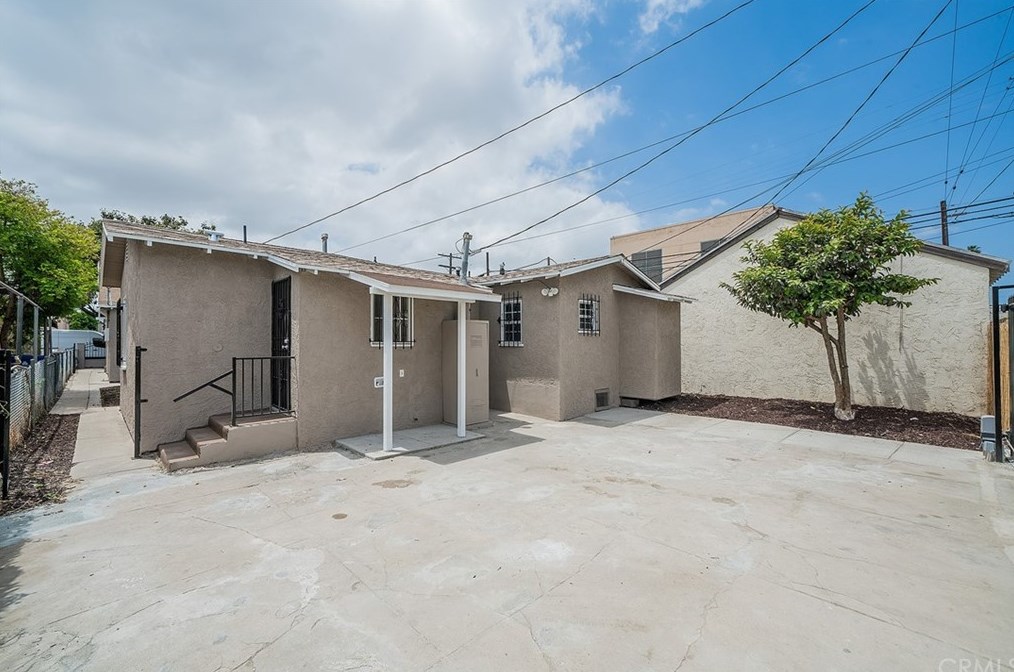 1739 56th St, Los Angeles CA  90062-2730 exterior