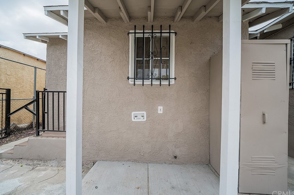 1739 56th St, Los Angeles CA  90062-2730 exterior