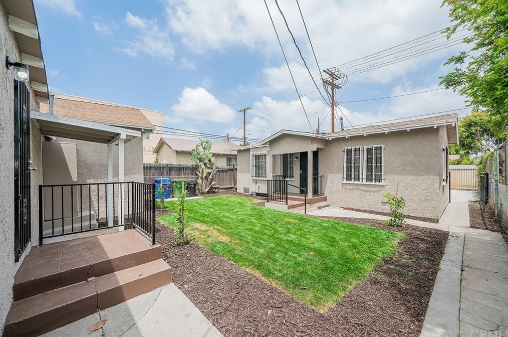 1739 56th St, Los Angeles CA  90062-2730 exterior