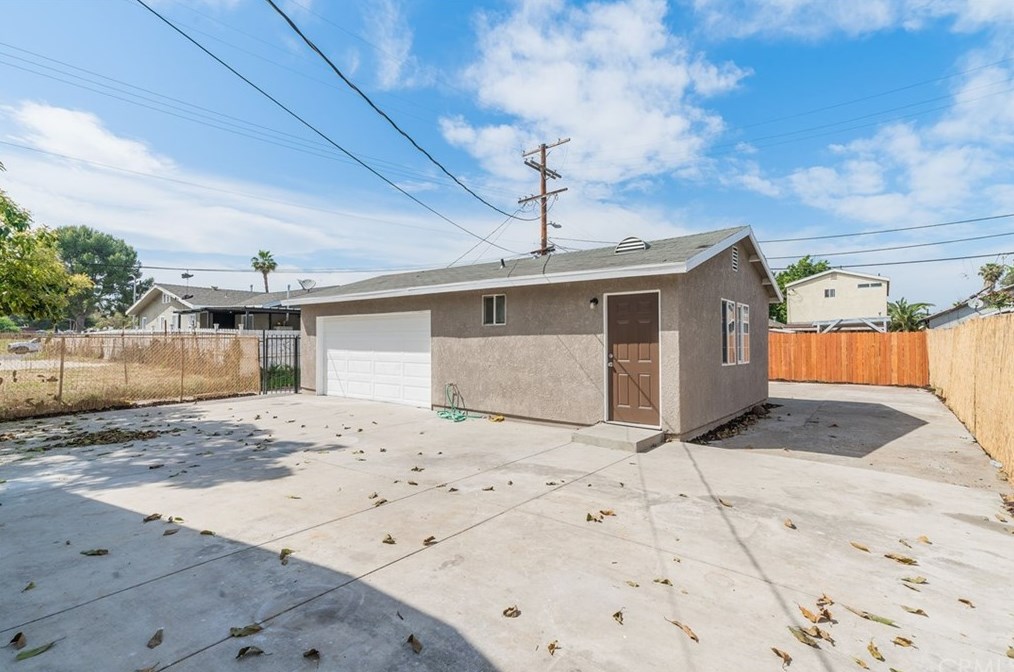 1715 105th St, Los Angeles CA  90002-3613 exterior