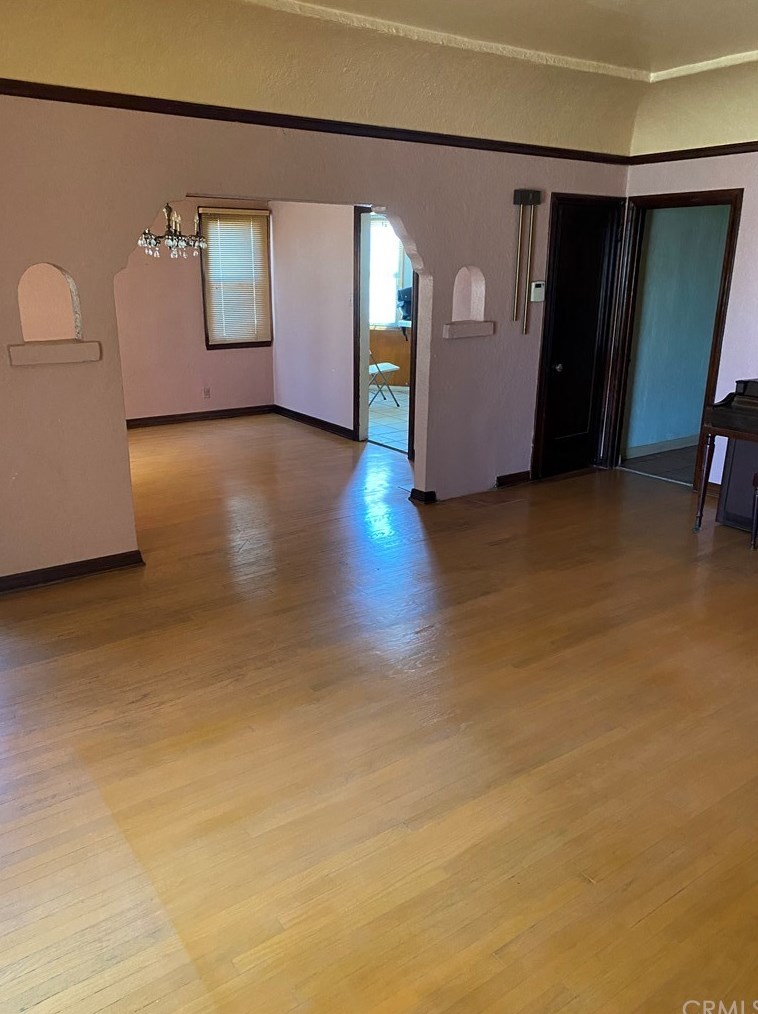 1918 81 St, Los Angeles CA 90001-3508 exterior