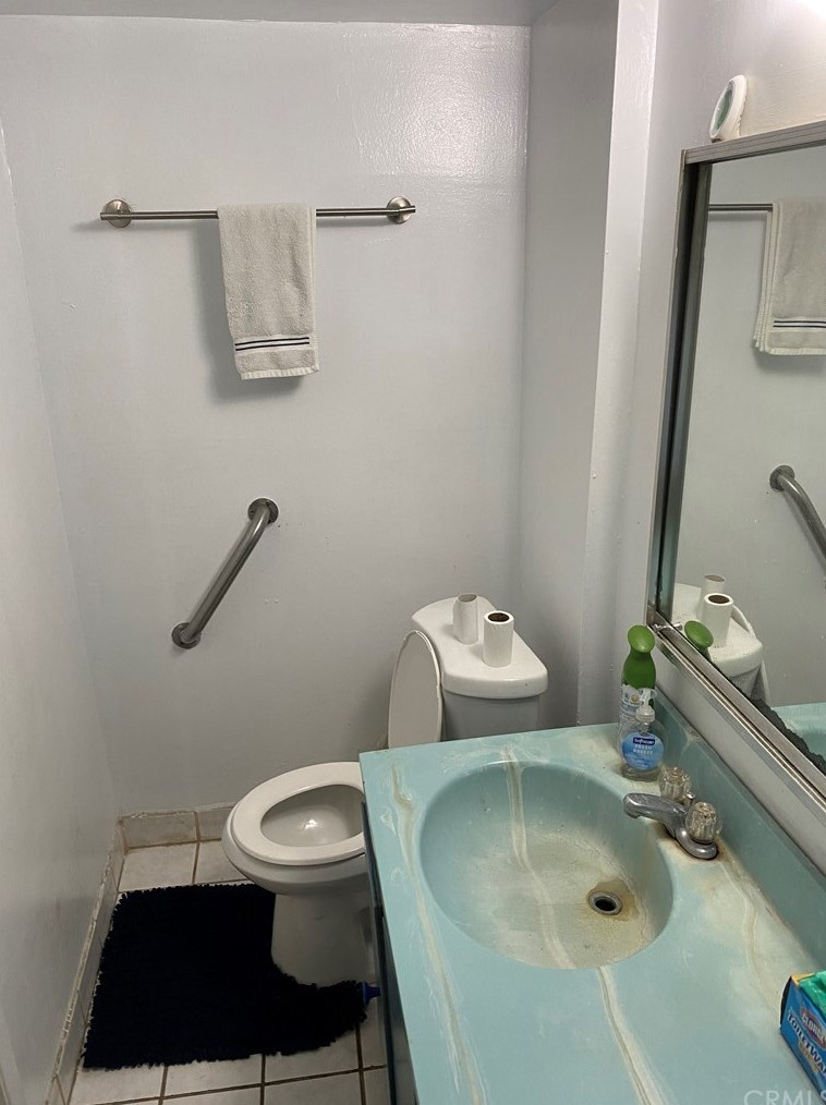 1918 81 St, Los Angeles CA 90001-3508 exterior