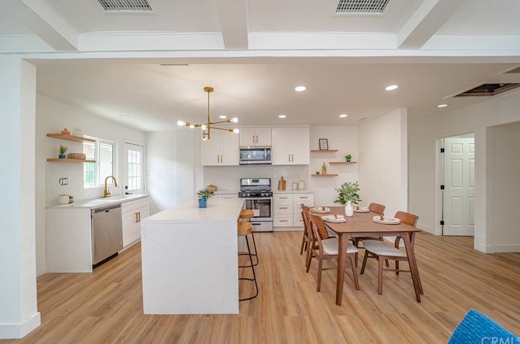 4261 Hobart Blvd, Los Angeles CA  90062-1627 exterior