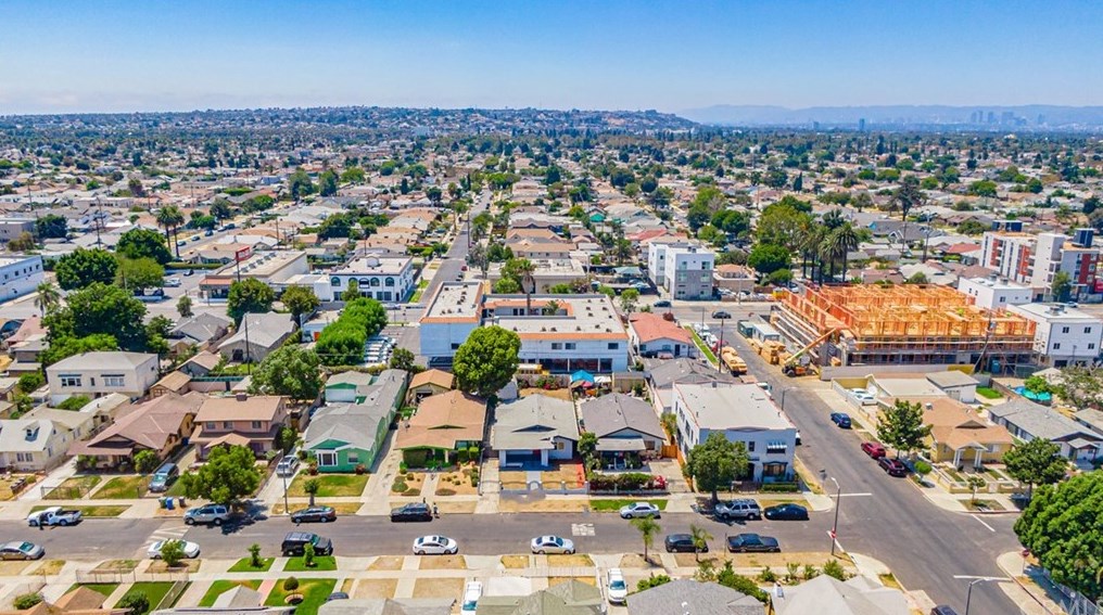4261 Hobart Blvd, Los Angeles CA  90062-1627 exterior