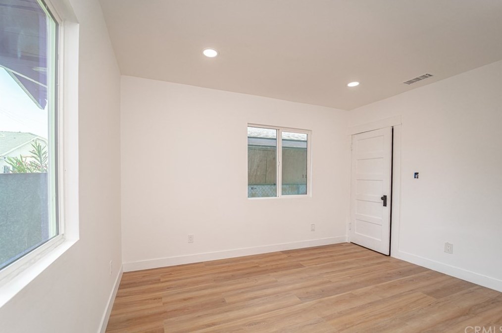 4261 Hobart Blvd, Los Angeles CA  90062-1627 exterior