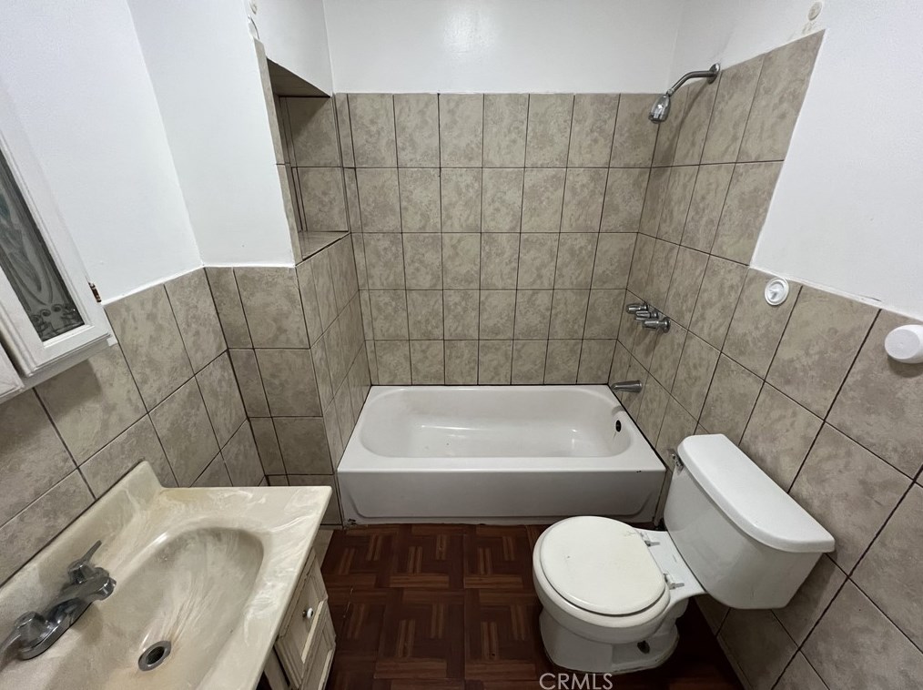 439 105th St, Los Angeles CA  90003-4912 exterior