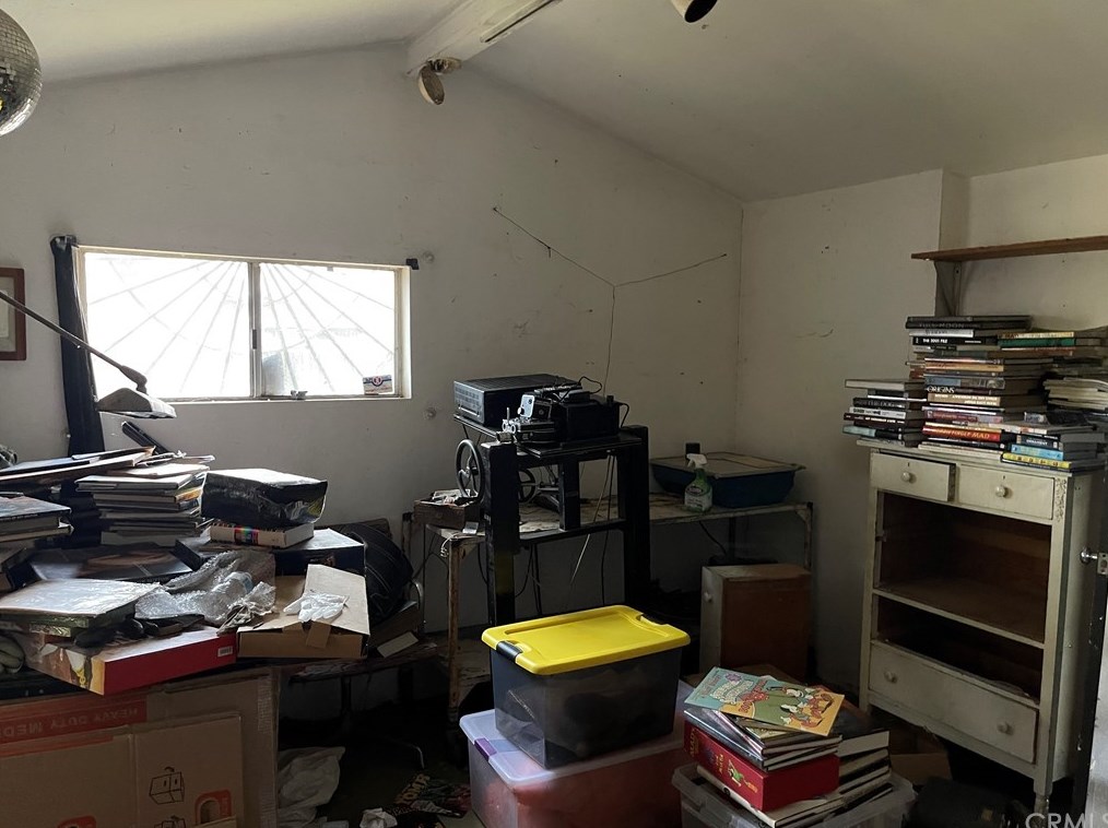 624 Colden Ave, Los Angeles CA  90044-4707 exterior