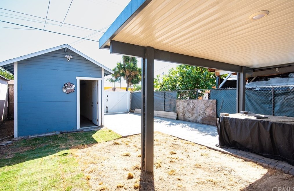 11204 Towne Ave, Los Angeles CA  90011-3435 exterior