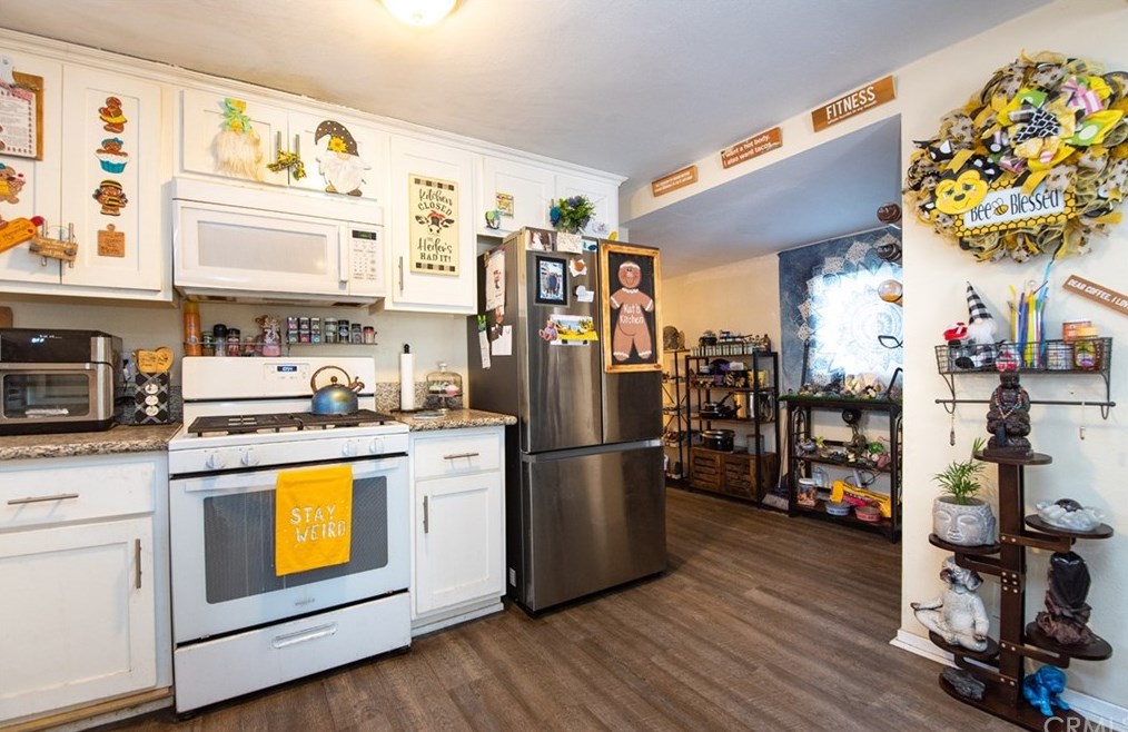 11204 Towne Ave, Los Angeles CA  90011-3435 exterior