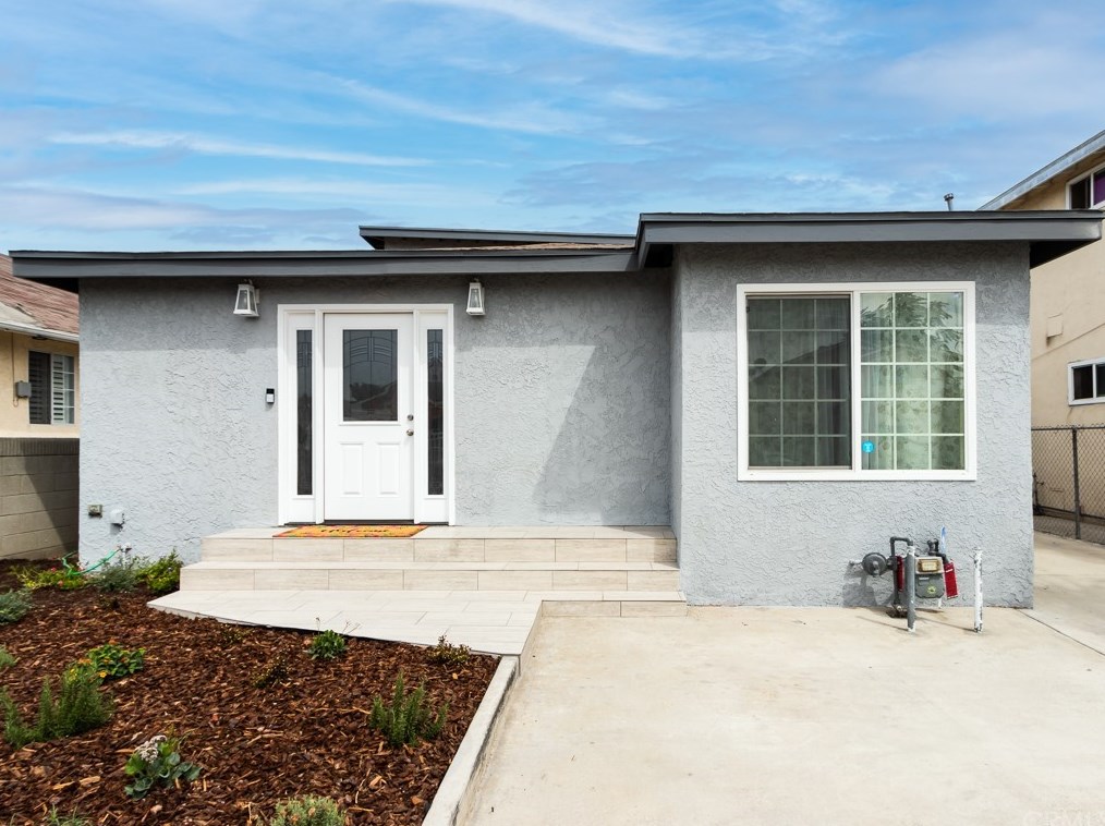 427 83rd St, Los Angeles CA  90003-3101 exterior