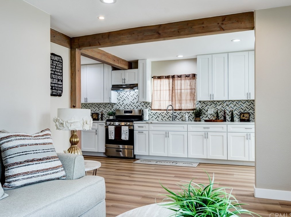 427 83rd St, Los Angeles CA  90003-3101 exterior