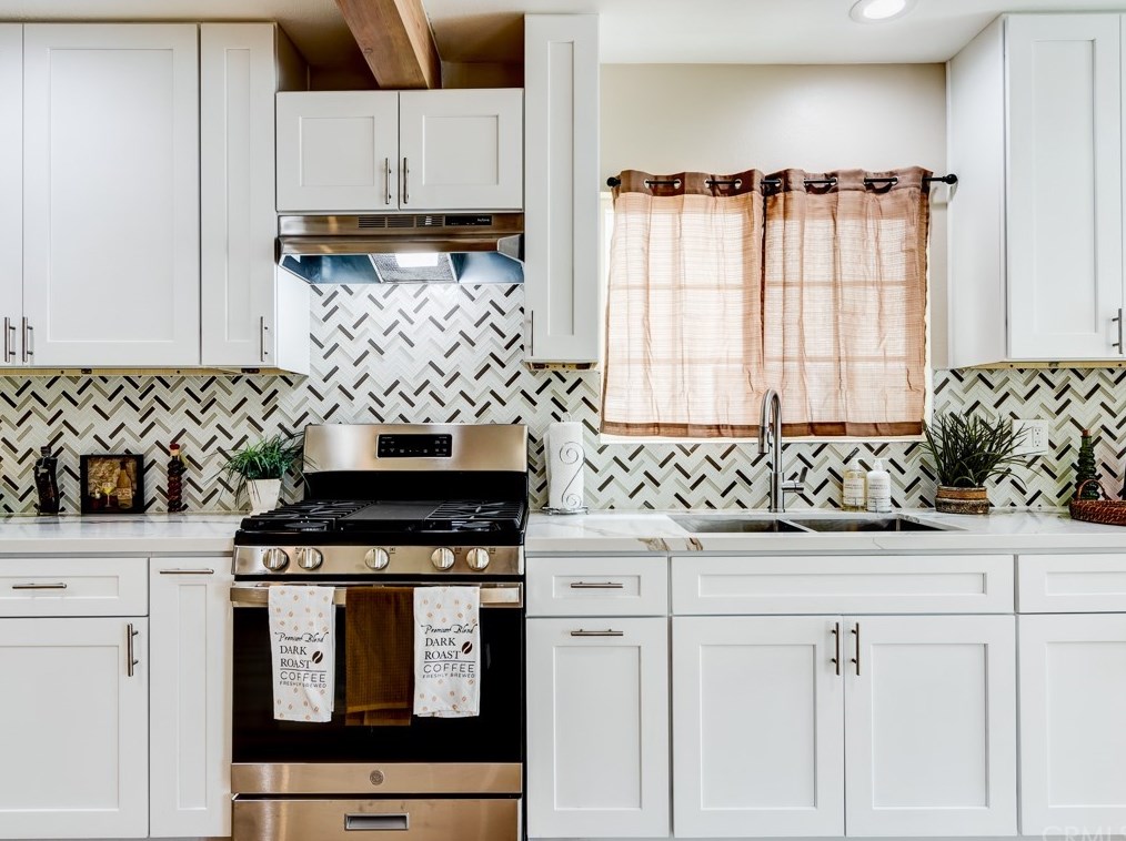 427 83rd St, Los Angeles CA  90003-3101 exterior