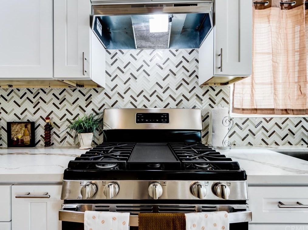 427 83rd St, Los Angeles CA  90003-3101 exterior