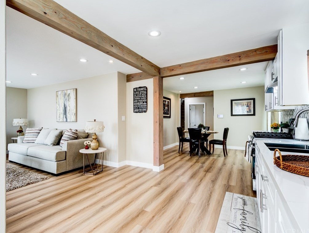 427 83rd St, Los Angeles CA  90003-3101 exterior