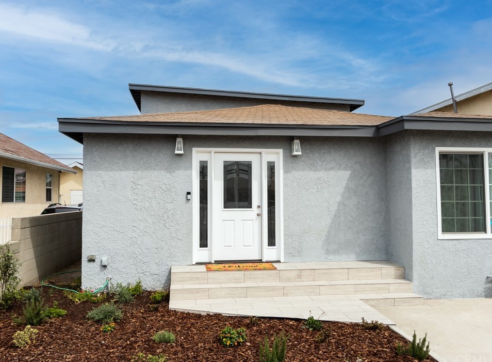 427 83rd St, Los Angeles CA  90003-3101 exterior