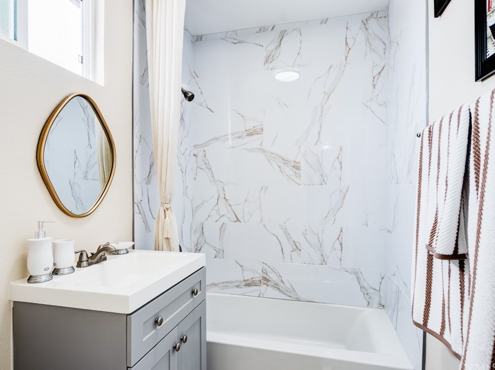 427 83rd St, Los Angeles CA  90003-3101 exterior