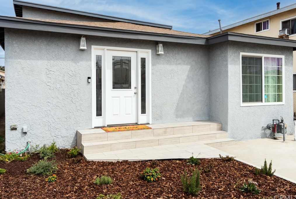 427 83rd St, Los Angeles CA  90003-3101 exterior