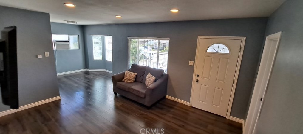 943 Olive St, Colton CA  92324-2560 exterior